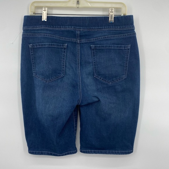 Croft & Barrow Pull on Bermuda Jean shorts size 10 - Picture 1 of 8